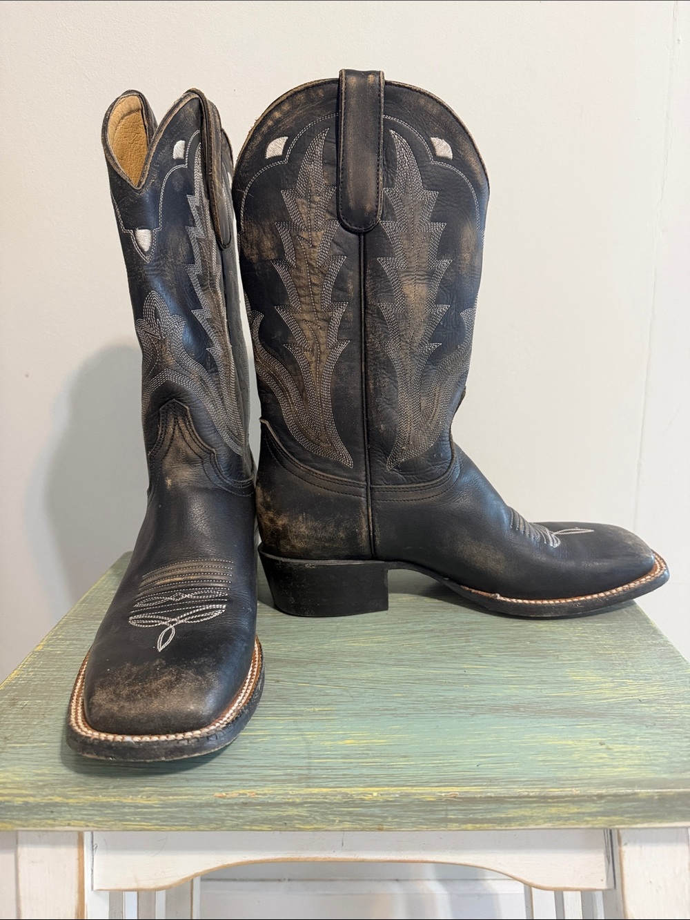 Idyllwind Black Western Embroidered Leather Heeled Boots - Picture 2 of 5